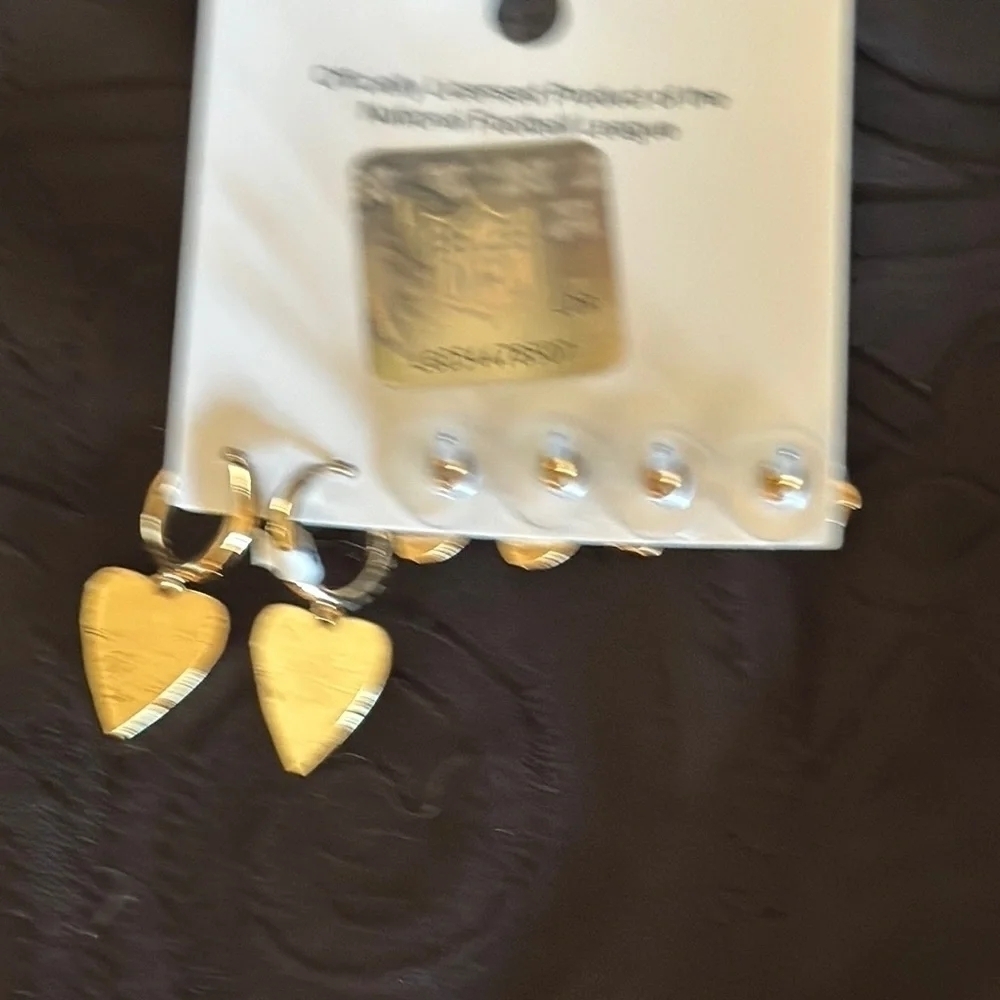 BaubleBar NFL Giants Earrings Set - Picture 4 of 4